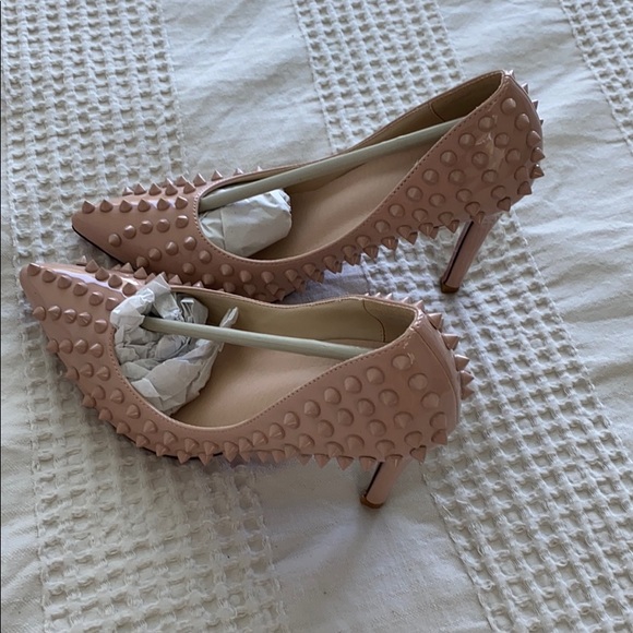 SOLD NEW! Nude Spiked Pigalle Red Bottom Pumps - Picture 5 of 7